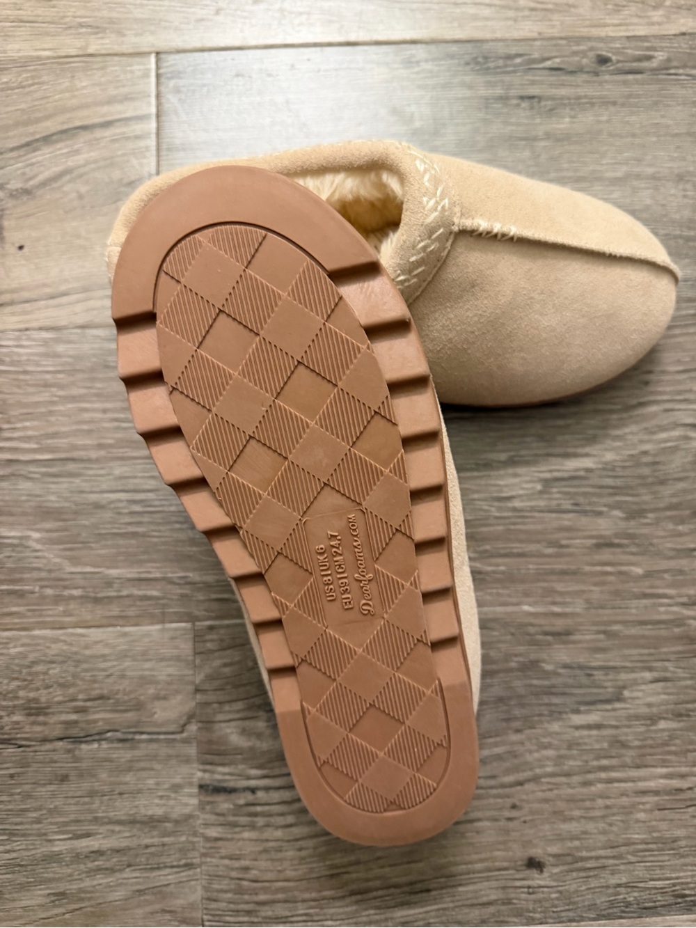 dearfoams Women's Cream Slip-On Suede Clog Slippers